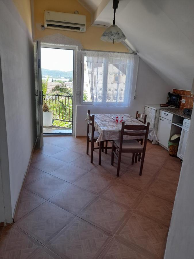 Eleni Apartment Tivat Exterior photo